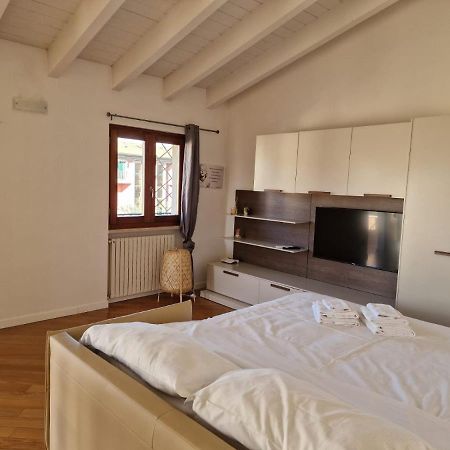 Vittoria Al Lago Apartment Desenzano del Garda Exterior photo